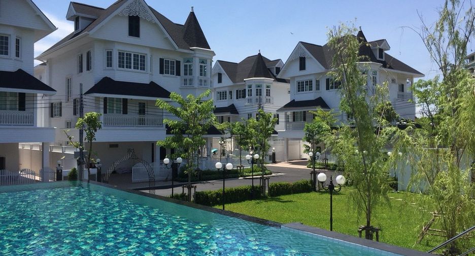 Haus zur Miete mit 4 Zimmer in Bang Na, Bangkok