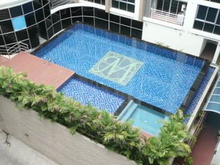 For rent 2 ベッドルーム condo in Khlong San, Bangkok