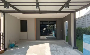 For rent 3 bedrooms townhouse in Bang Phli, Samut Prakan