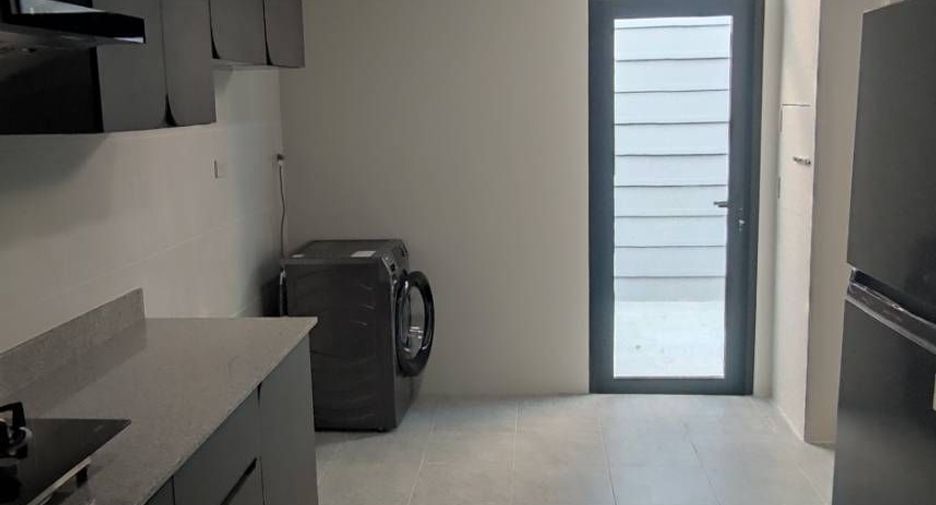 For rent 3 bedrooms townhouse in Bang Phli, Samut Prakan