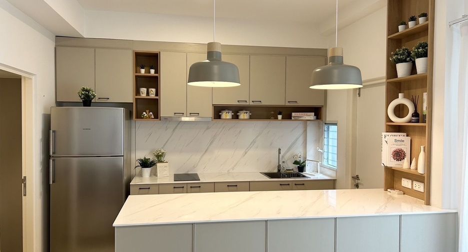 For rent 3 bedrooms townhouse in Prawet, Bangkok