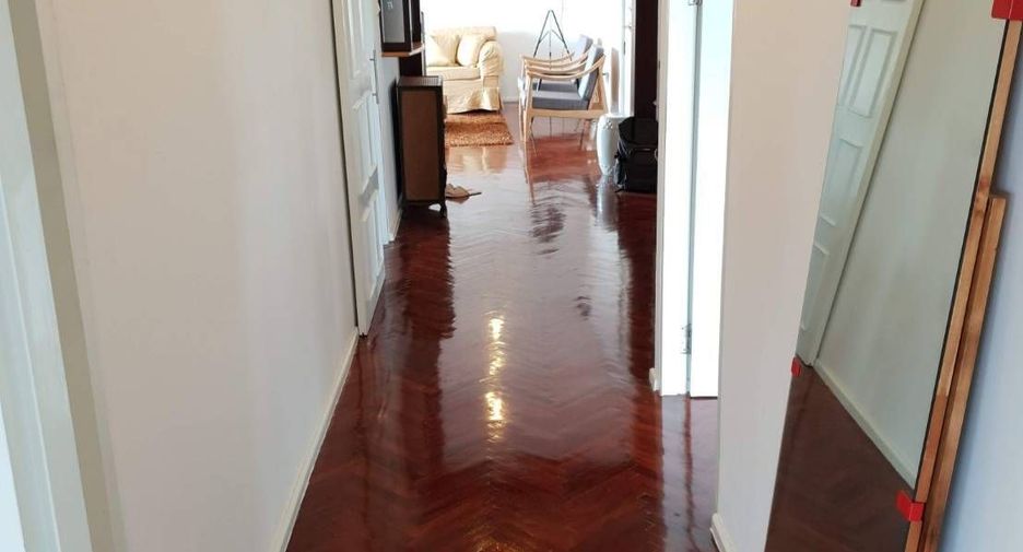 For rent 3 bedrooms condo in Watthana, Bangkok