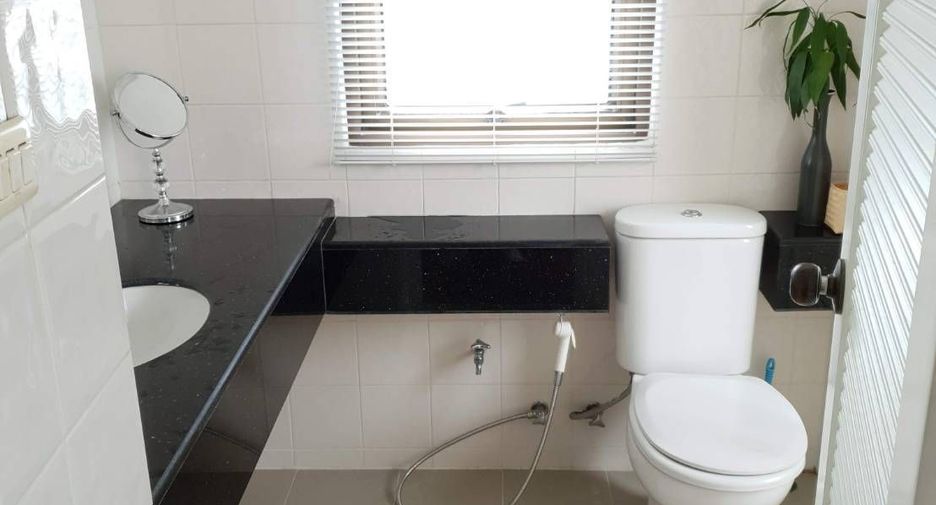 Wohnung zur Miete mit 3 Zimmer in Watthana, Bangkok