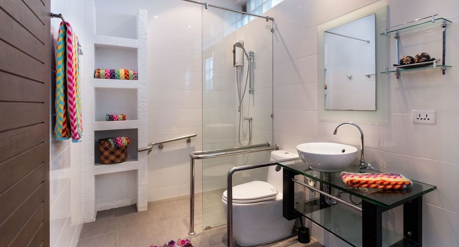For sale 7 bedrooms villa in Thalang, Phuket