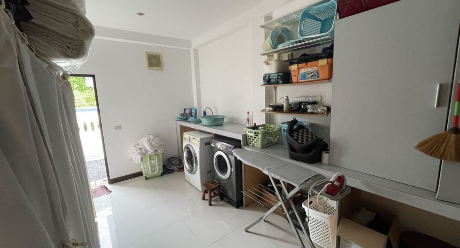 For sale 7 bedrooms villa in Thalang, Phuket