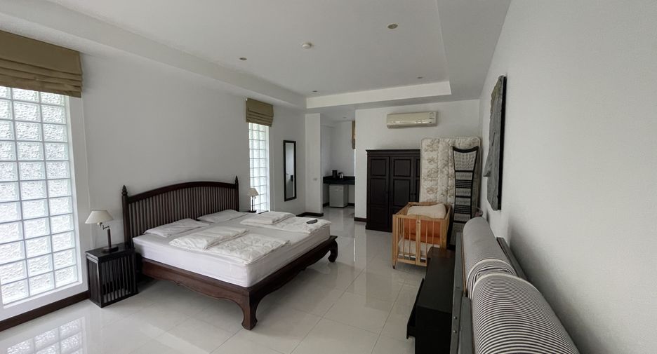 For sale 7 bedrooms villa in Thalang, Phuket