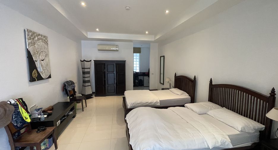 For sale 7 bedrooms villa in Thalang, Phuket