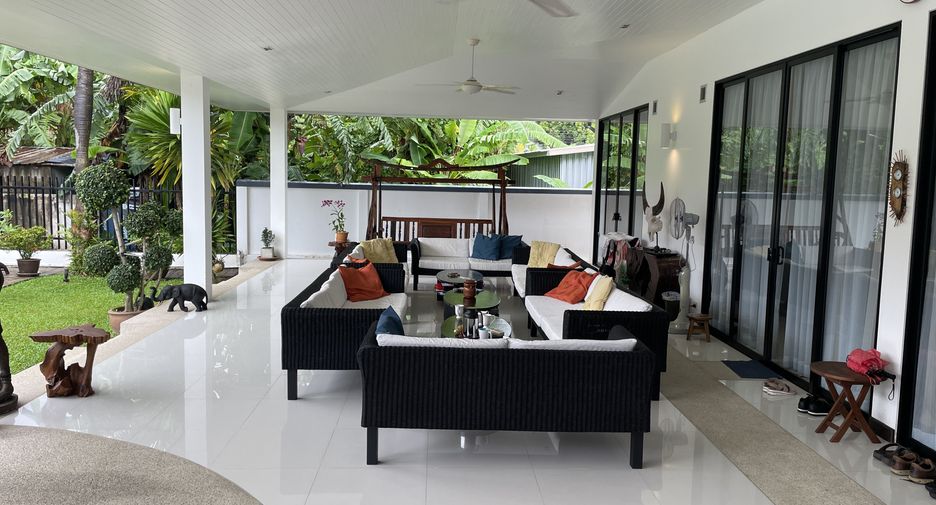 For sale 7 bedrooms villa in Thalang, Phuket