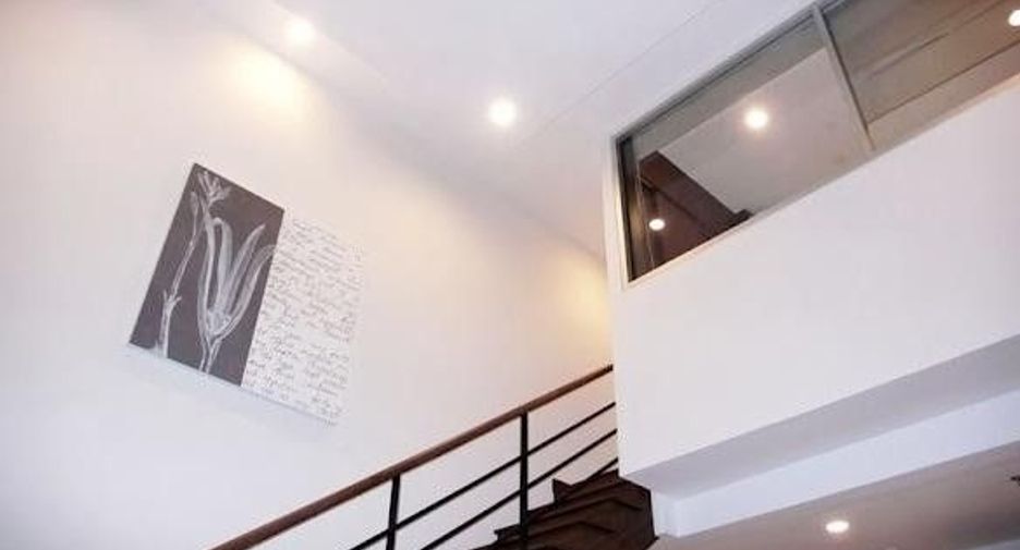 For rent 1 bed condo in Pathum Wan, Bangkok