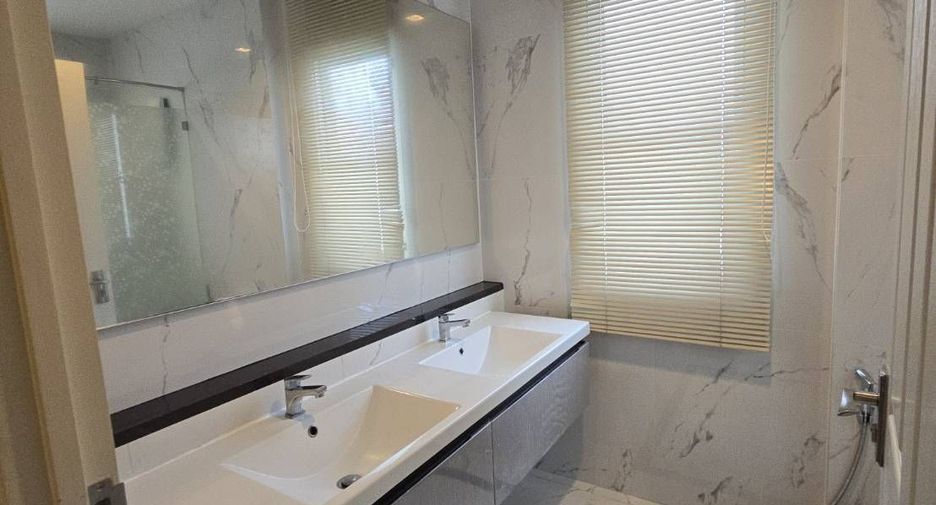 For sale 4 bedrooms house in Prawet, Bangkok