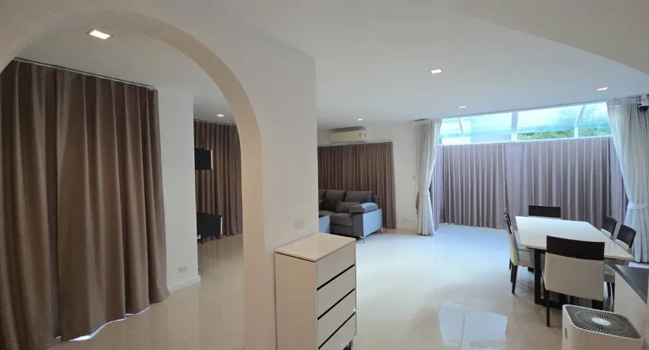 For sale 4 bedrooms house in Prawet, Bangkok