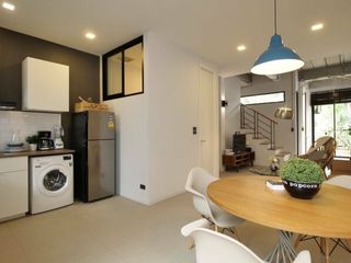 For rent 2 bedrooms house in Huai Khwang, Bangkok