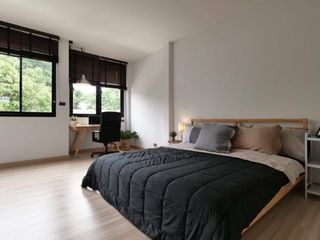 For rent 2 bedrooms house in Huai Khwang, Bangkok
