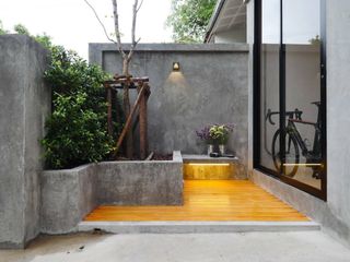 For rent 2 bedrooms house in Huai Khwang, Bangkok