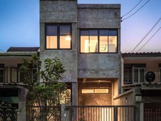 For rent 2 bedrooms house in Huai Khwang, Bangkok