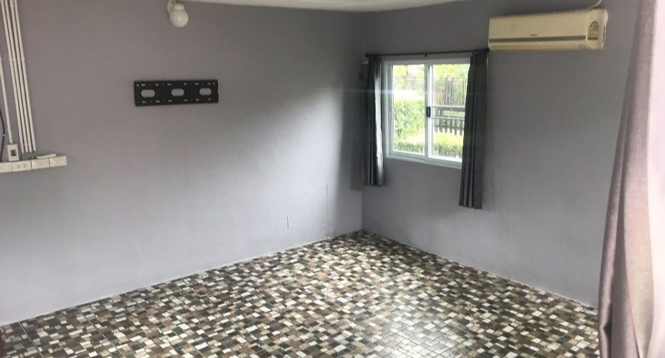 Haus zur Miete mit 4 Zimmer in Prawet, Bangkok