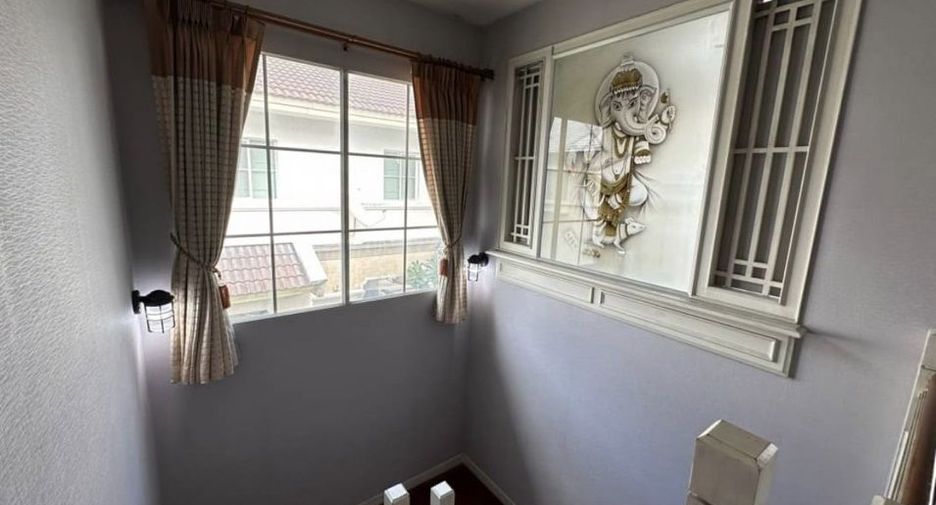 Haus zur Miete mit 4 Zimmer in Prawet, Bangkok