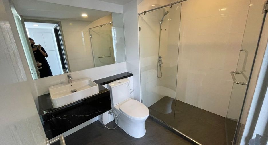For sale 2 bedrooms condo in Chatuchak, Bangkok