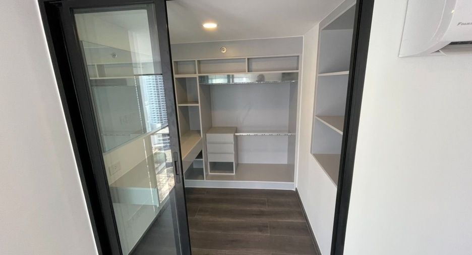 For sale 2 bedrooms condo in Chatuchak, Bangkok