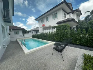 À louer 3 chambres villa à Mueang Phuket, Phuket