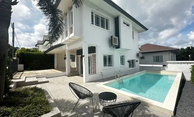À louer 3 chambres villa à Mueang Phuket, Phuket