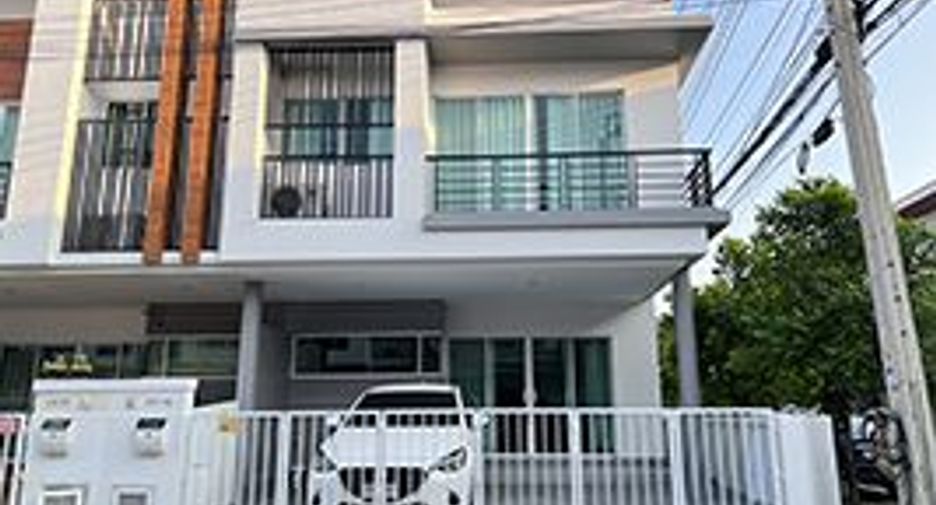 For rent 3 ベッドルーム townhouse in Saphan Sung, Bangkok