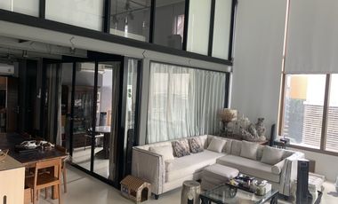 For sale 3 bedrooms condo in Khlong Toei, Bangkok