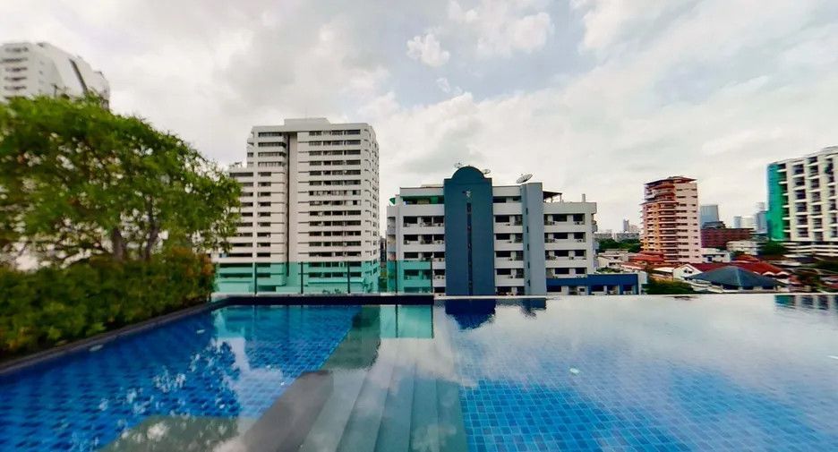 À louer 1 chambre condo à Khlong Toei, Bangkok