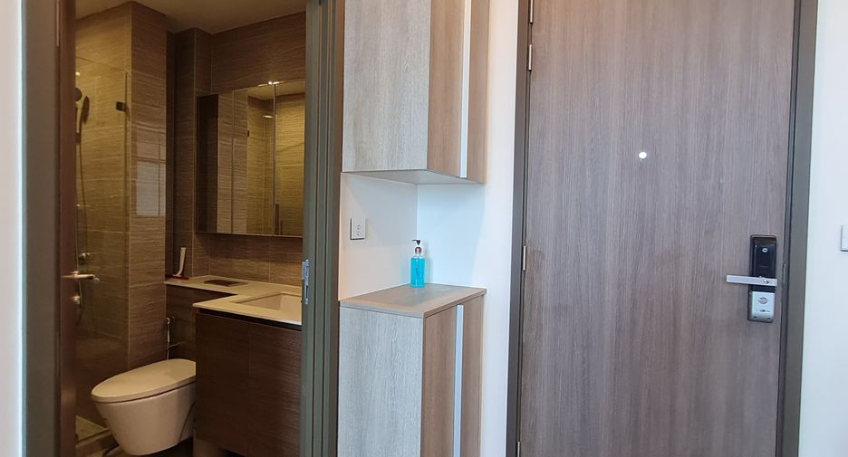 For rent 2 bedrooms condo in Bang Na, Bangkok