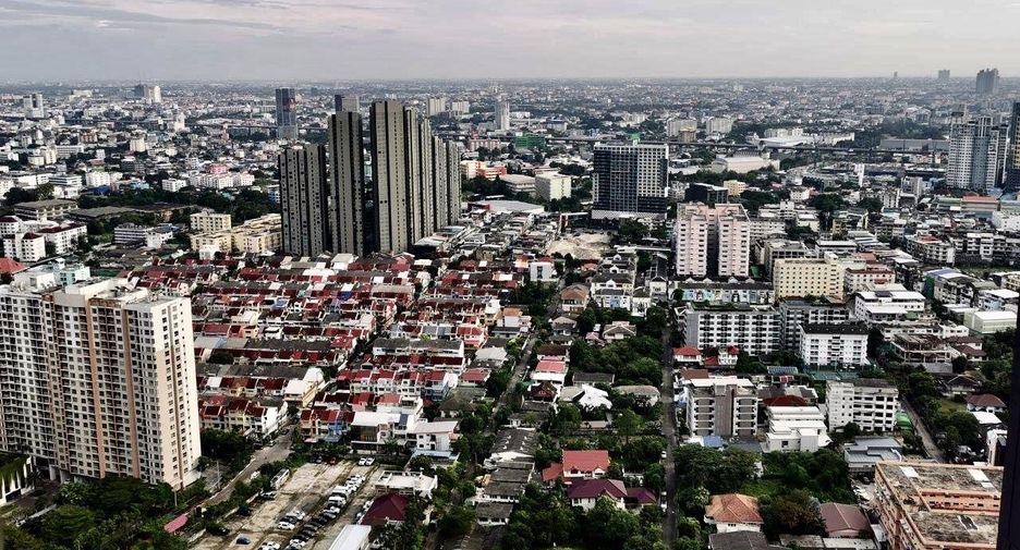 For rent 2 bedrooms condo in Bang Na, Bangkok