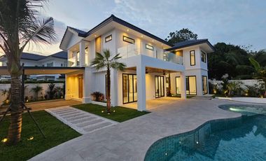 For sale 4 bedrooms villa in Mueang Phuket, Phuket