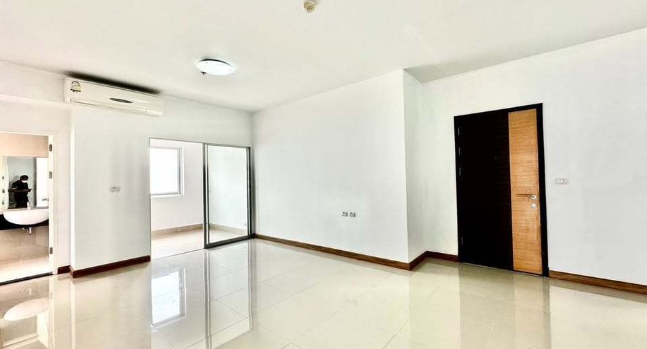For sale 2 bedrooms condo in Watthana, Bangkok