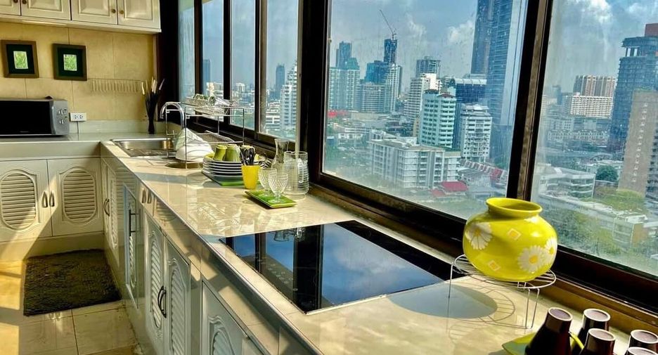 For sale and for rent 2 bedrooms condo in Watthana, Bangkok