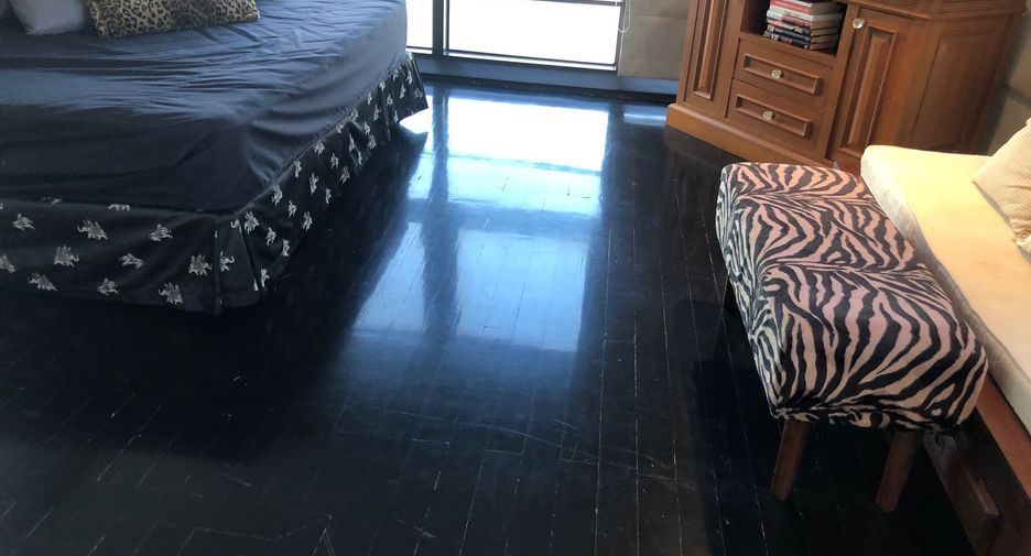 For sale and for rent 2 bedrooms condo in Watthana, Bangkok