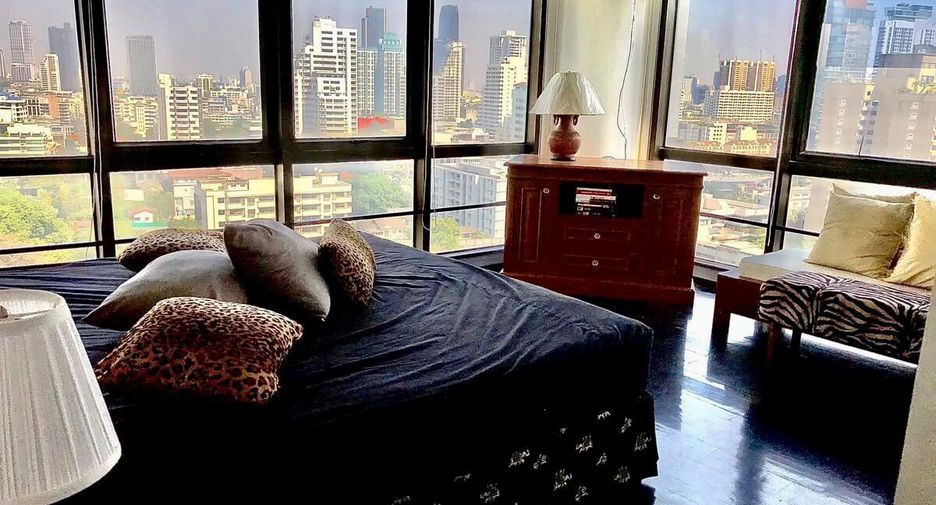 For sale and for rent 2 bedrooms condo in Watthana, Bangkok
