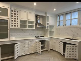 For rent 3 bedrooms townhouse in Yan Nawa, Bangkok