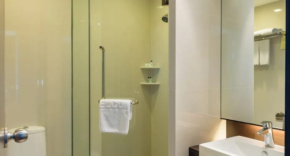 For rent 3 bedrooms apartment in Khlong Toei, Bangkok