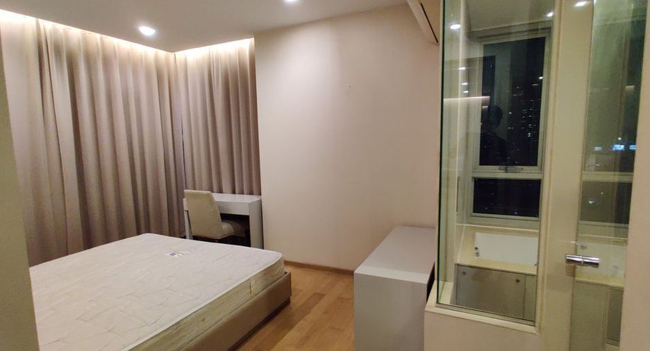 For rent 2 bedrooms condo in Watthana, Bangkok