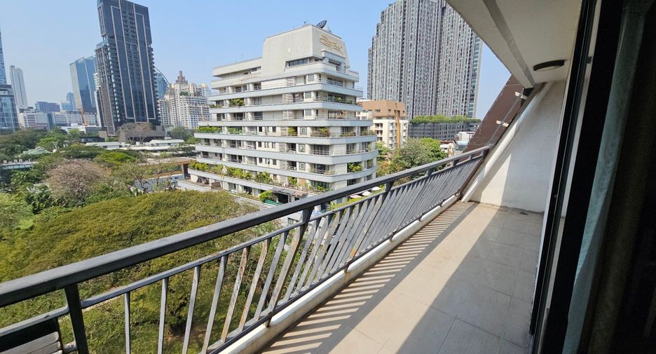 For sale 2 bedrooms condo in Watthana, Bangkok