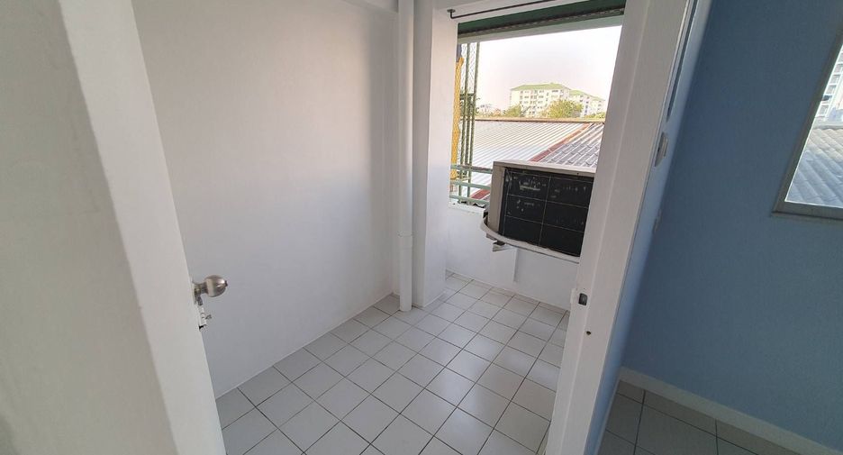 For sale 2 bedrooms condo in Bang Kapi, Bangkok