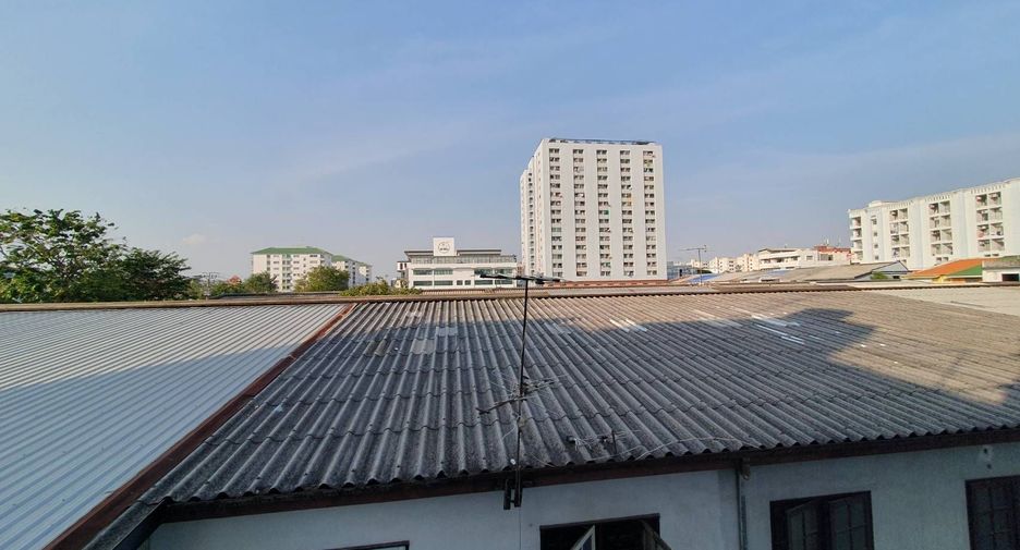 For sale 2 bedrooms condo in Bang Kapi, Bangkok