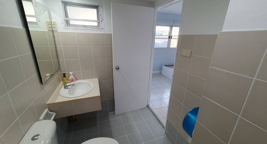 For sale 2 bedrooms condo in Bang Kapi, Bangkok