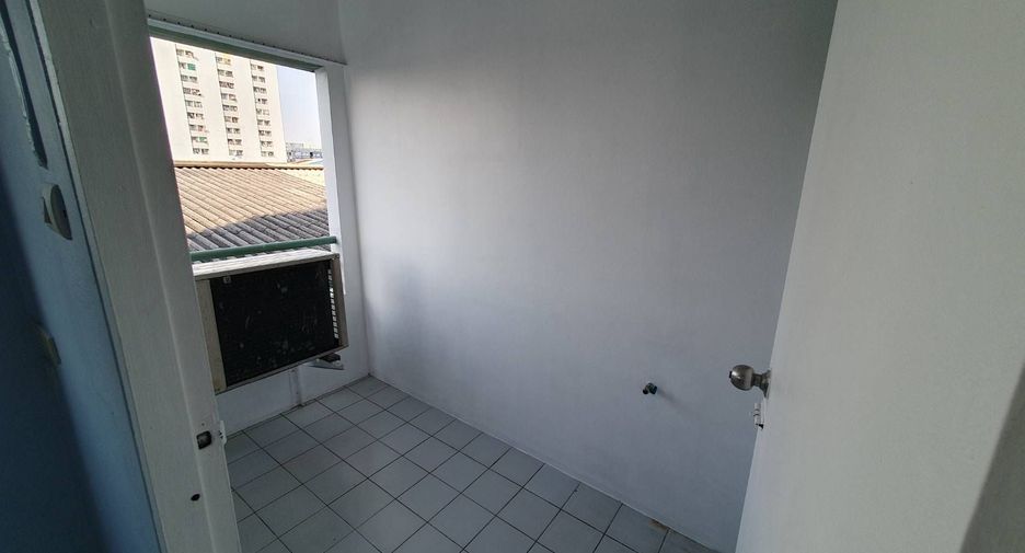 For sale 2 bedrooms condo in Bang Kapi, Bangkok