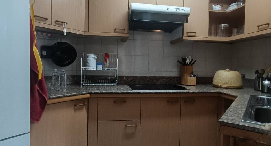 For rent 2 bedrooms condo in Watthana, Bangkok