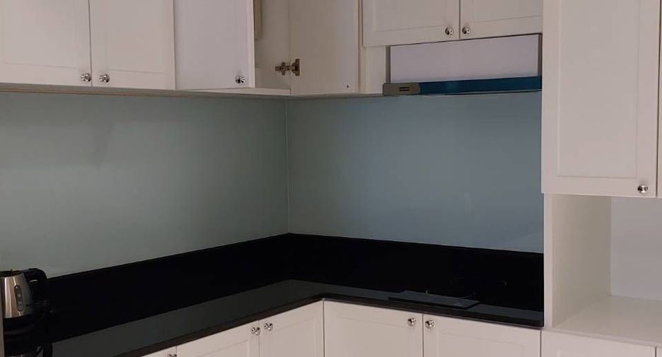 Condo en alquiler de 1 habitaciones en Bang Rak, Bangkok