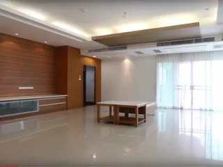 For rent 4 bedrooms apartment in Khlong Toei, Bangkok