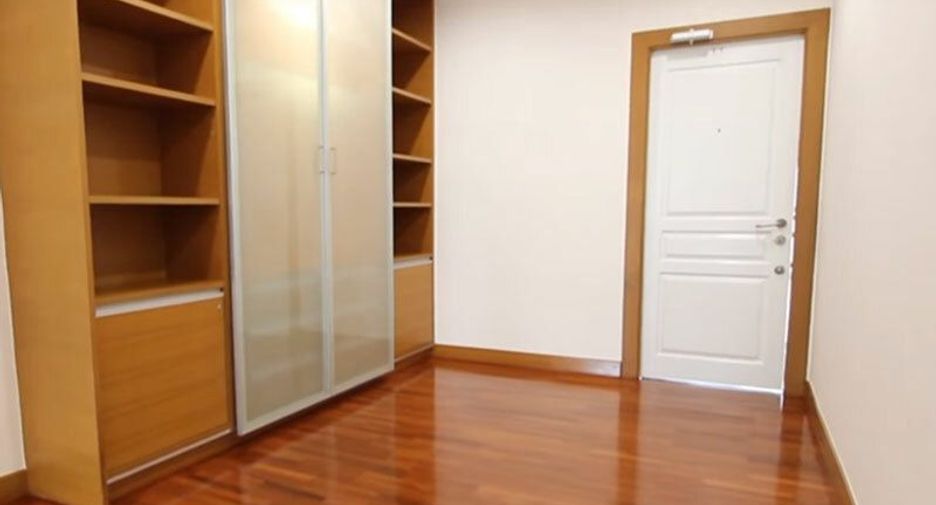 Apartamento en alquiler de 4 habitaciones en Khlong Toei, Bangkok