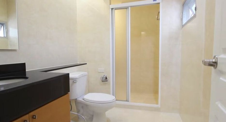 Apartamento en alquiler de 4 habitaciones en Khlong Toei, Bangkok