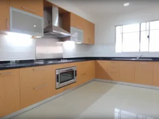 For rent 4 bedrooms apartment in Khlong Toei, Bangkok