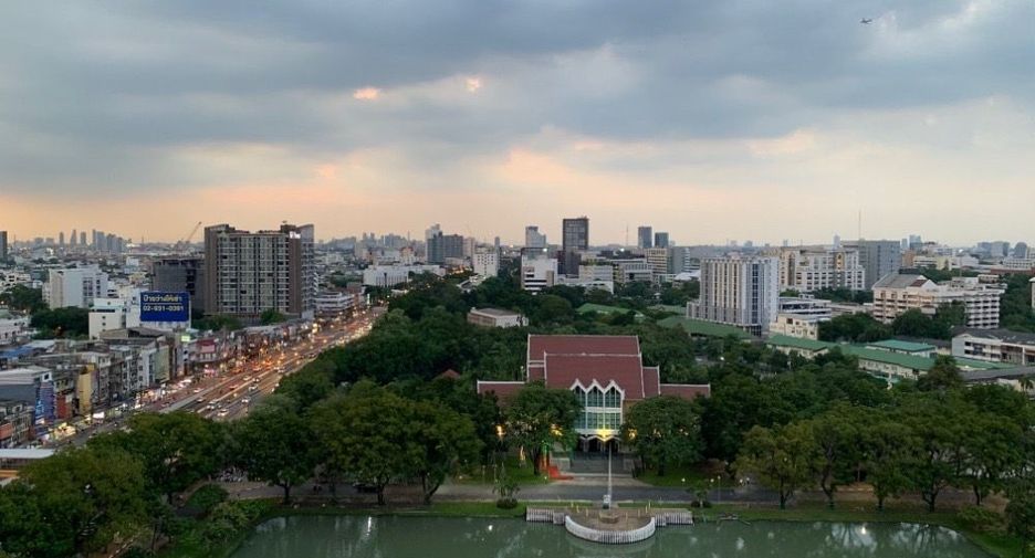For rent 2 bedrooms condo in Chatuchak, Bangkok